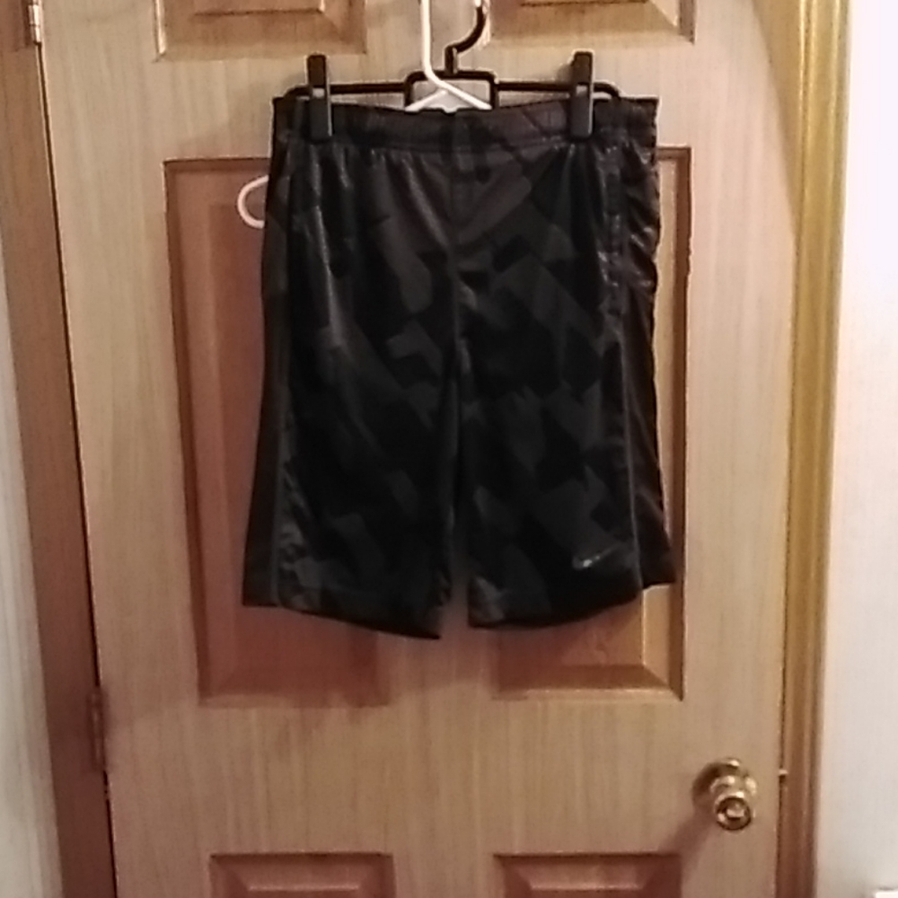 Nike boy's shorts, Large, black and gray